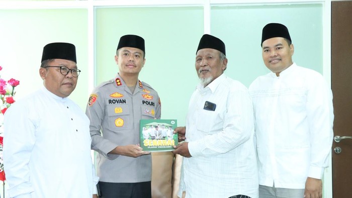 Hari Pertama Bertugas di Gresik, AKBP Rovan Langsung Sambangi MUI dan Forkopimda